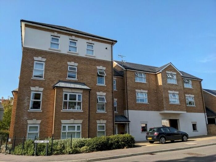 2 Bedroom Flat To Rent In Parsonage Road, Horsham, RH12