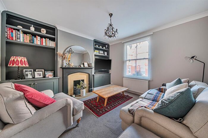 4 Bedroom Semi Detached House For Sale In Sydenham Road, Guildford, GU1