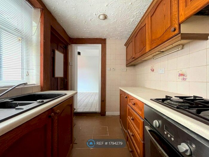 2 Bedroom Terraced House To Rent In Keswick Grove, Salford, M6