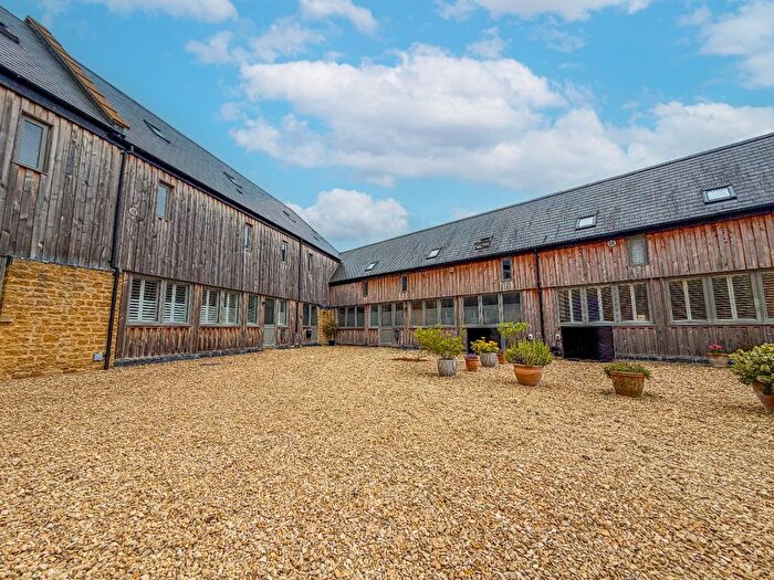 3 Bedroom Barn Conversion For Sale In Yeabridge Court, Yeabridge, South Petherton, Somerset, TA13