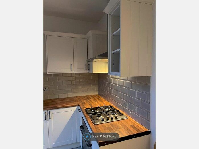 1 Bedroom Flat To Rent In Nevill Road, London, N16