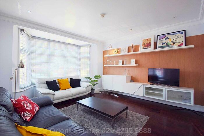 5 Bedroom Semi-Detached House To Rent In Court Way, Colindale, NW9