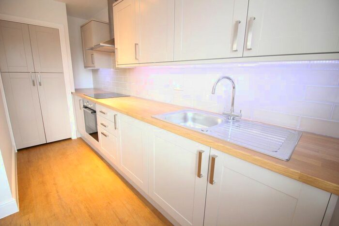 1 Bedroom Flat To Rent In Ye Corner, Watford, WD19