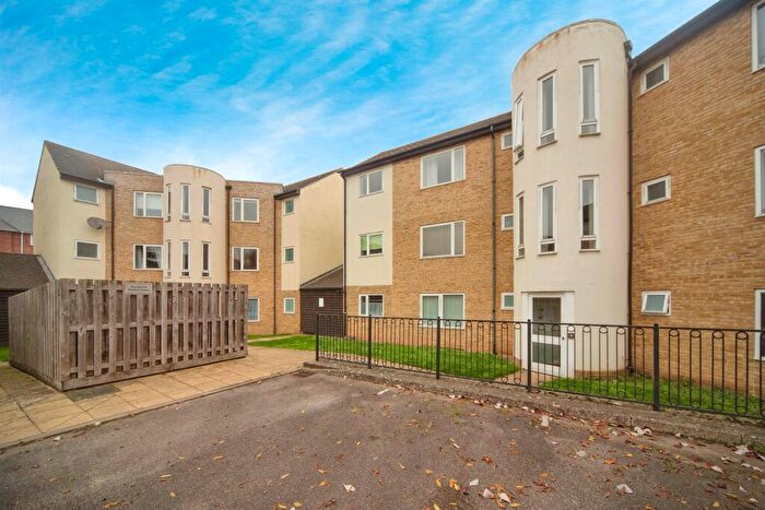 2 Bedroom Flat For Sale In Skeaping Close, Newmarket, CB8