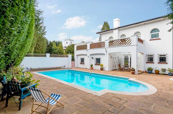 4 Bedroom Detached House For Sale In Totteridge Village, Totteridge, N20
