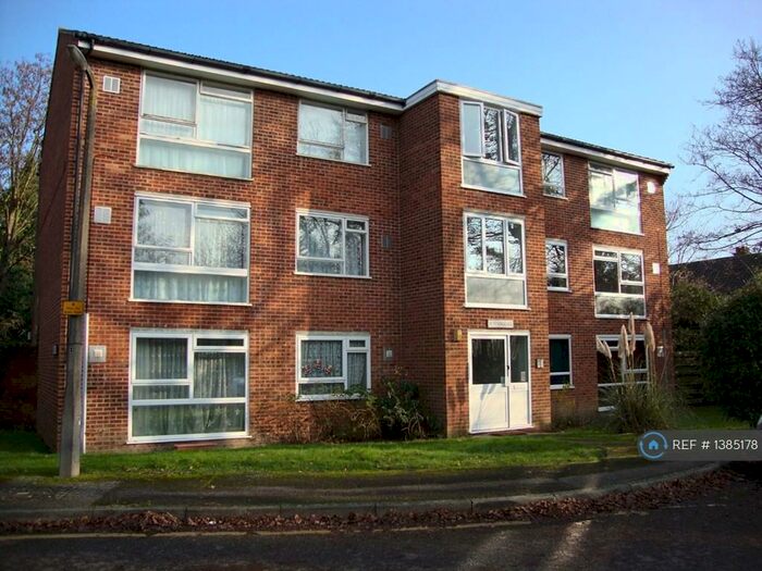 2 Bedroom Flat To Rent In Aurum Close, Horley, RH6