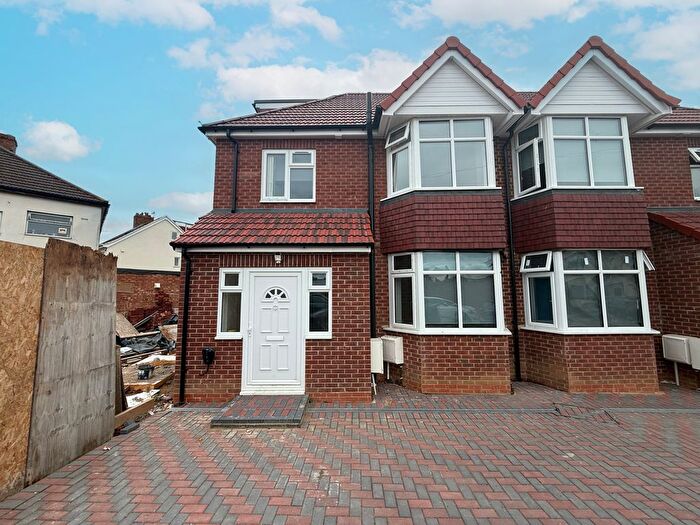5 Bedroom Semi Detached House To Rent In Dorset Waye, Hounslow, TW5
