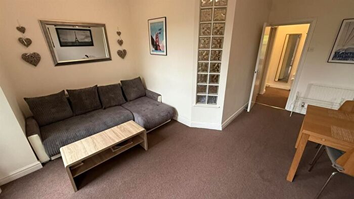 Studio To Rent In Willesden Green, London, NW2