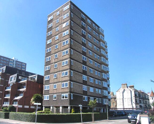 2 Bedroom Flat For Sale In Westcliff Parade, Westcliff On Sea, SS0