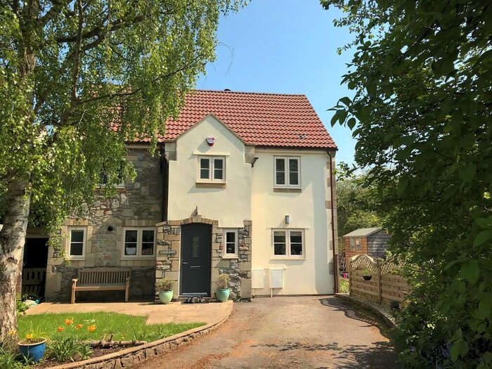 4 Bedroom Link Detached House For Sale In Ridge Crescent, West Harptree, BS40