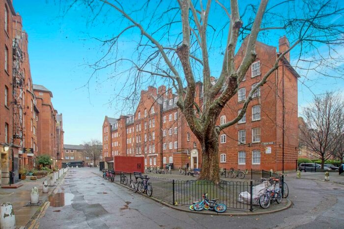 3 Bedroom Apartment To Rent In Arnold Circus, Shoreditch, E2