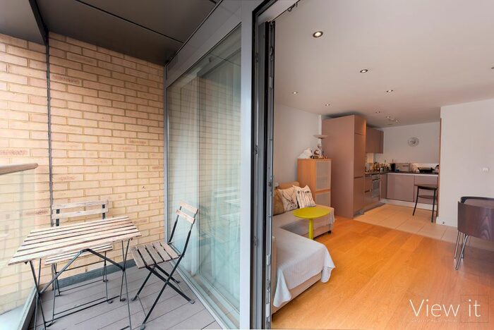 1 Bedroom Flat To Rent In Vauxhall Bridge Road, Victoria, London, SW1V