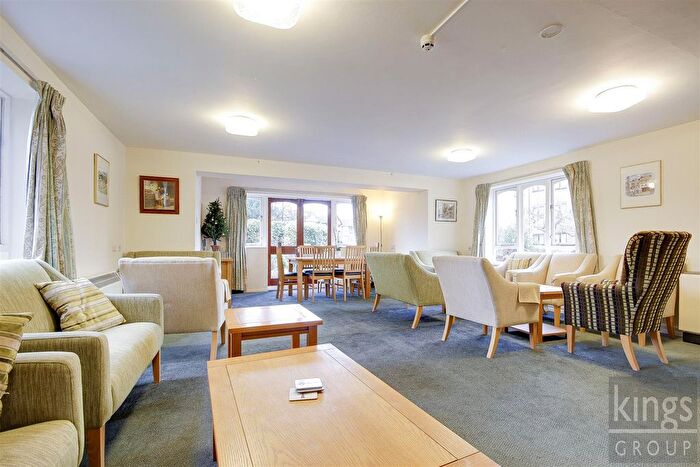 1 Bedroom Flat For Sale In Ainsley Close, Edmonton, N9