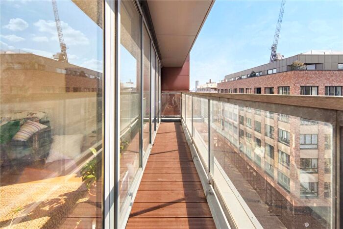 2 Bedroom Flat For Sale In Omega Works, Roach Road, Bow, London, E3 - Photo 3