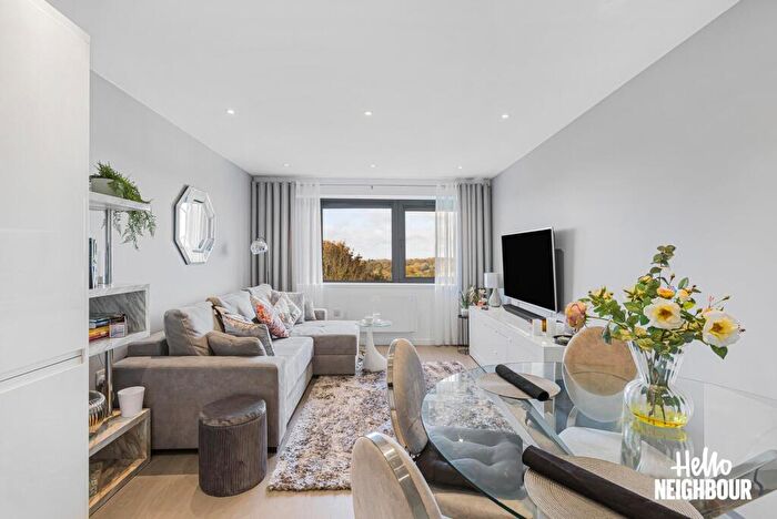 2 Bedroom Apartment To Rent In Hubert Road, Brentwood, CM14