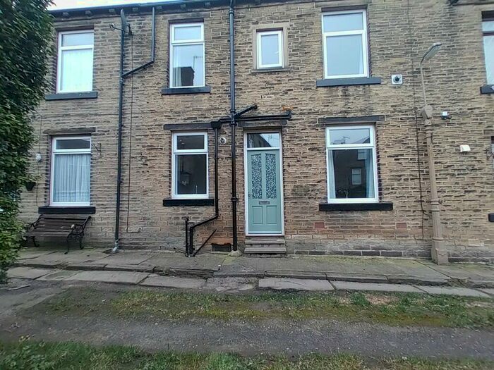 2 Bedroom Terraced House To Rent In Beech Square, Clayton, BD14