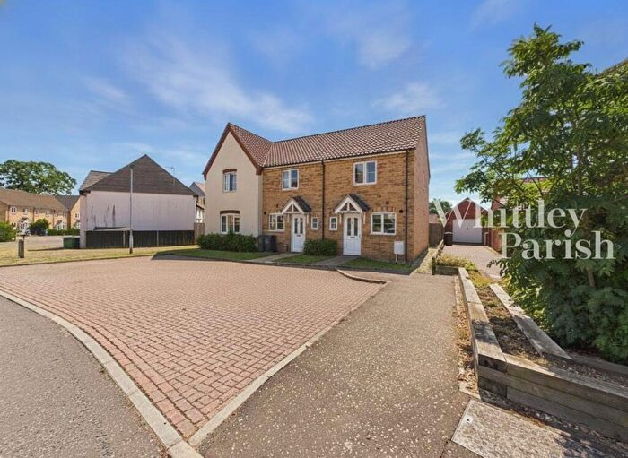 2 Bedroom End Of Terrace House For Sale In Long Meadow Drive, Roydon, Diss, IP22