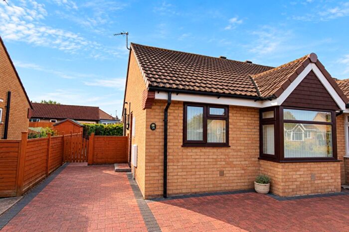 2 Bedroom Semi-Detached Bungalow To Rent In Starcross Road, Weston-Super-Mare, BS22
