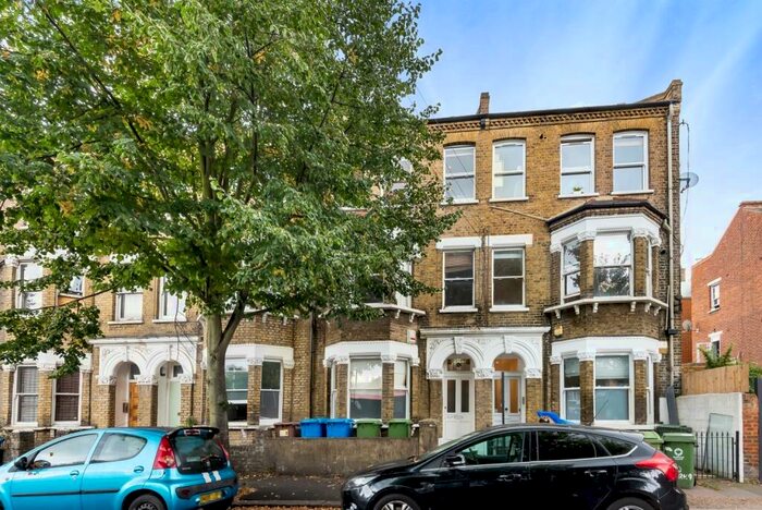 4 Bedroom Flat To Rent In Morna Road Camberwell, SE5