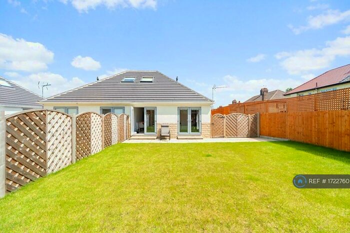 2 Bedroom Bungalow To Rent In Redesdale Grove, Leeds, LS16