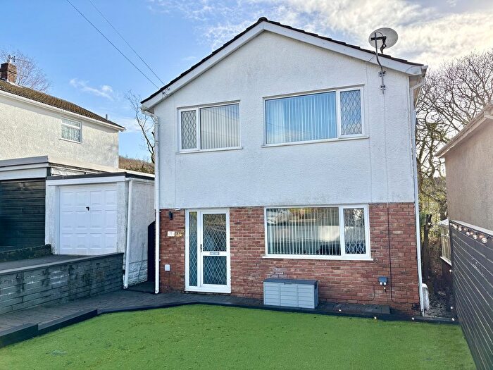 4 Bedroom Detached House For Sale In Waun Penlan, Pontardawe, Swansea., SA8