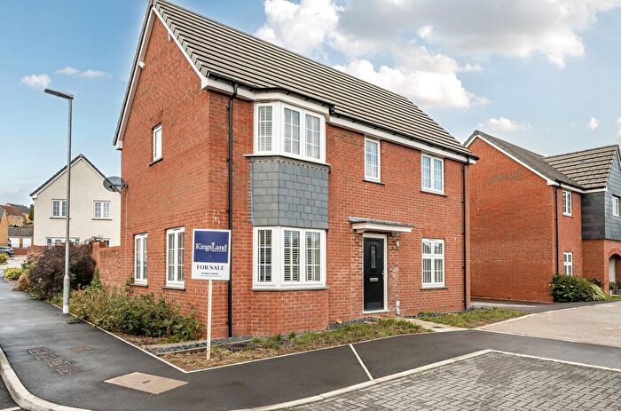 3 Bedroom Detached House For Sale In Lancelot Drive, Wincanton, Somerset, BA9