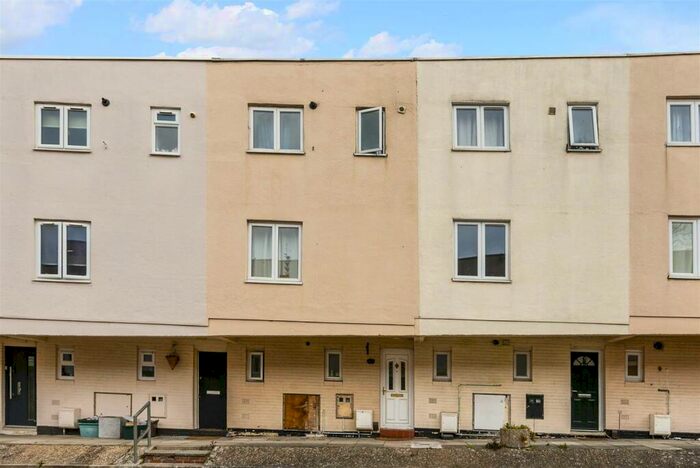 4 Bedroom Town House To Rent In Penderyn Way, Carleton Road, Tufnell Park, N7