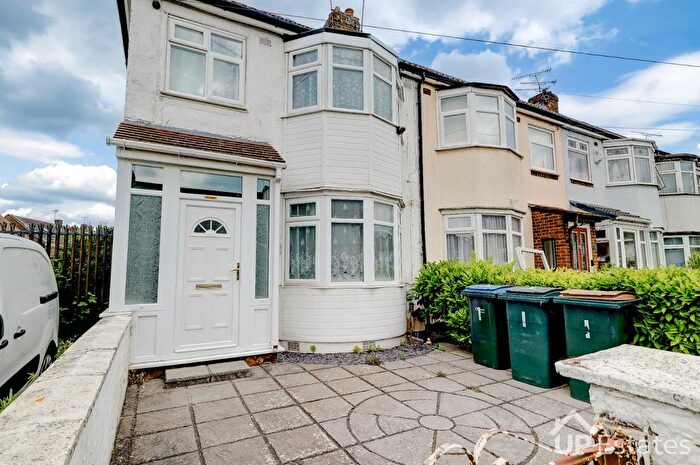 3 Bedroom End Of Terrace House To Rent In Capmartin Road, Coventry, CV6