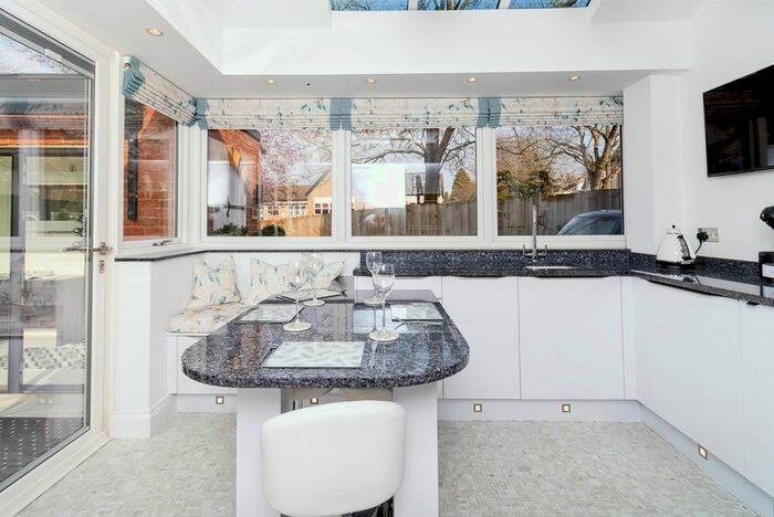 2 Bedroom Property To Rent In Castle Street, Saffron Walden, CB10