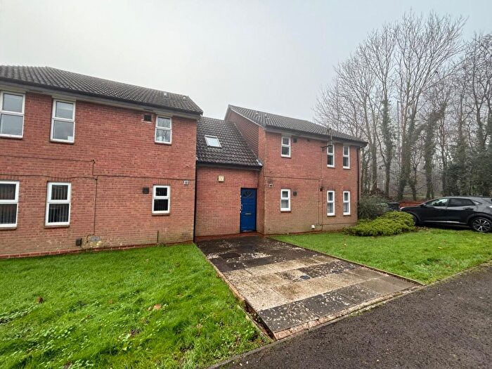 Studio To Rent In Tidbury Close, Walkwood, Redditch, B97