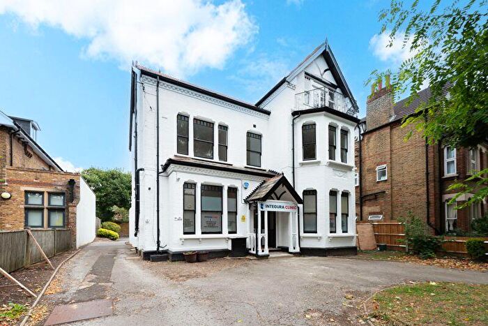 2 Bedroom Flat To Rent In Blyth Road, Bromley, BR1