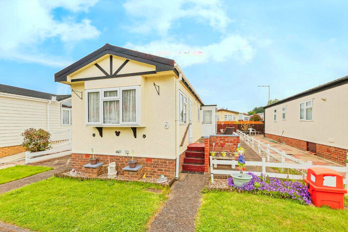 2 Bedroom Park Home For Sale In Seasalter Road, Graveney, Faversham, ME13