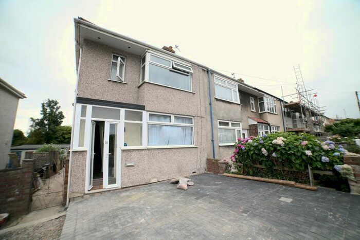 4 Bedroom Semi-Detached House To Rent In Hunters Way, Filton, Bristol, BS34