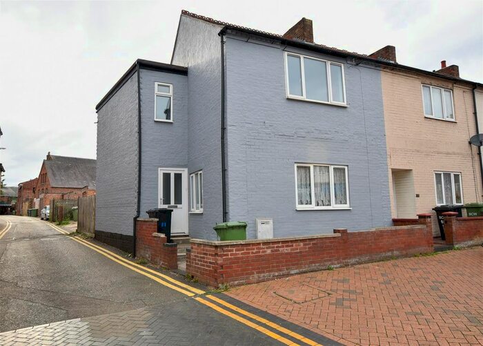3 Bedroom End Of Terrace House To Rent In Cannon Street, Wellingborough, NN8