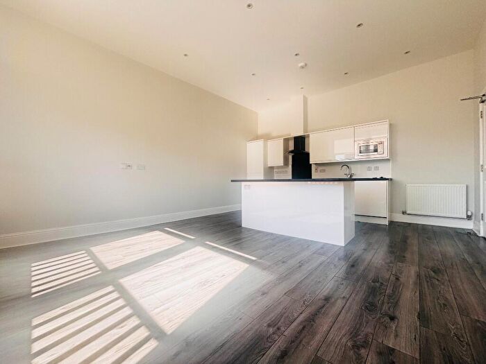 2 Bedroom Flat To Rent In School Wynd, Paisley, Renfrewshire, PA1