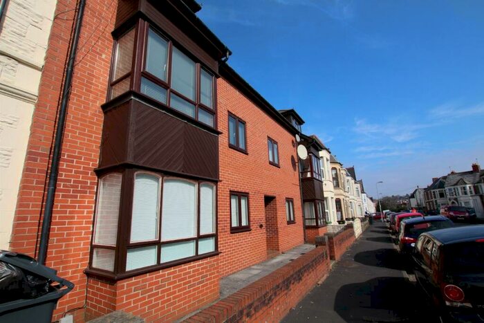 2 Bedroom Apartment To Rent In Malefant Street, Cathays, Cardiff, CF24