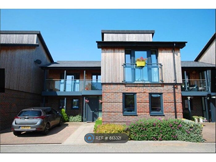 4 Bedroom Detached House To Rent In Abacus Drive, Oakgrove, Milton Keynes, MK10