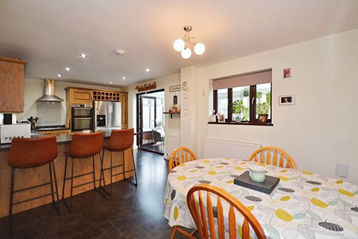 4 Bedroom Detached House For Sale In Churchfield Way, Wisbech St. Mary, Wisbech, PE13