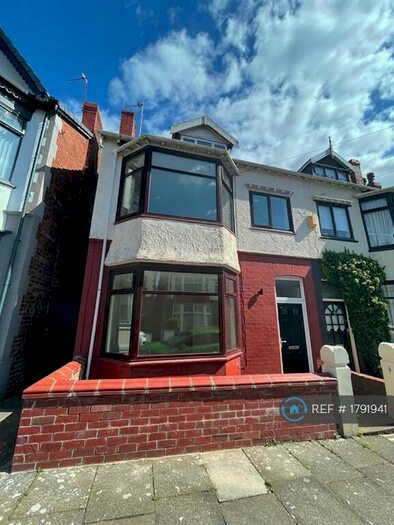 4 Bedroom Semi-Detached House To Rent In Castle Road, Wallasey, CH45