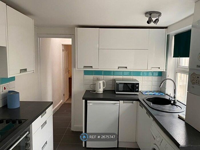 2 Bedroom Maisonette To Rent In Wendover Road, Aylesbury, HP21