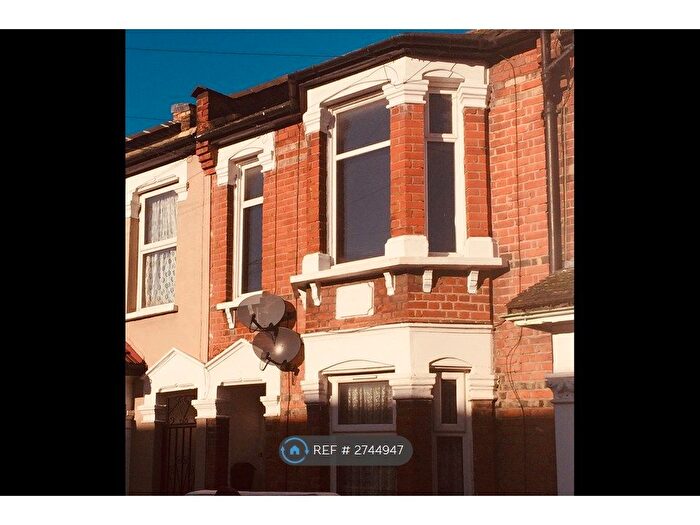 1 Bedroom Terraced House To Rent In Stanley Road, London, E12