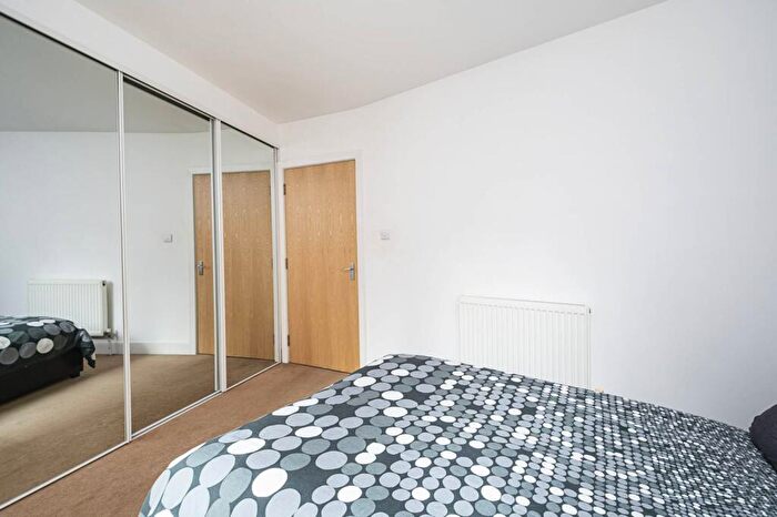 1 Bedroom Flat To Rent In Goswell Road, Angel, London, EC1V