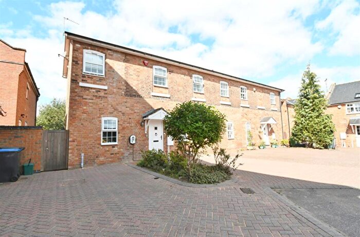 3 Bedroom Semi-Detached House For Sale In The Old Courtyard, Weston Under Wetherley, Leamington Spa, CV33