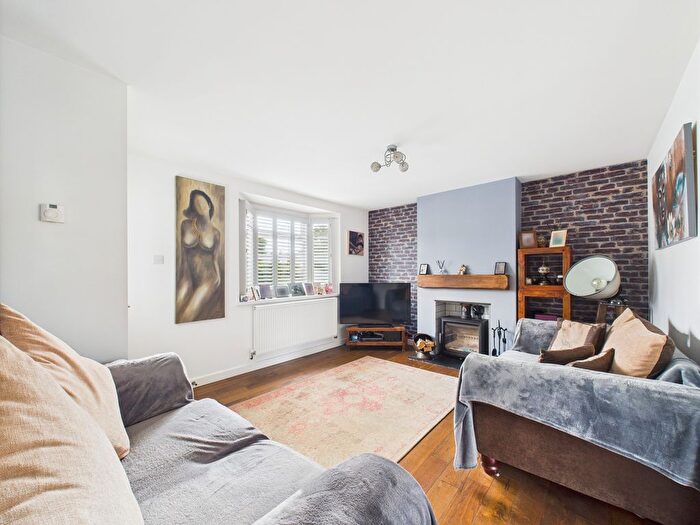 2 Bedroom End Terrace House For Sale In Putney Close, Hull, HU8