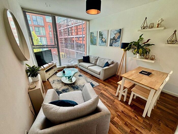 2 Bedroom Flat For Sale In Tenby Street North, Birmingham, B1