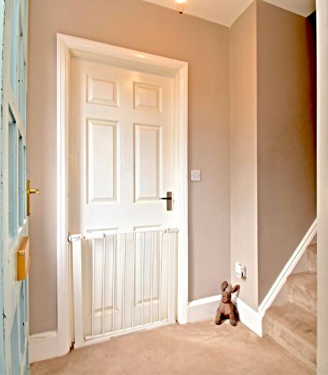 2 Bedroom House For Sale In The Crescent, Caerphilly, CF83