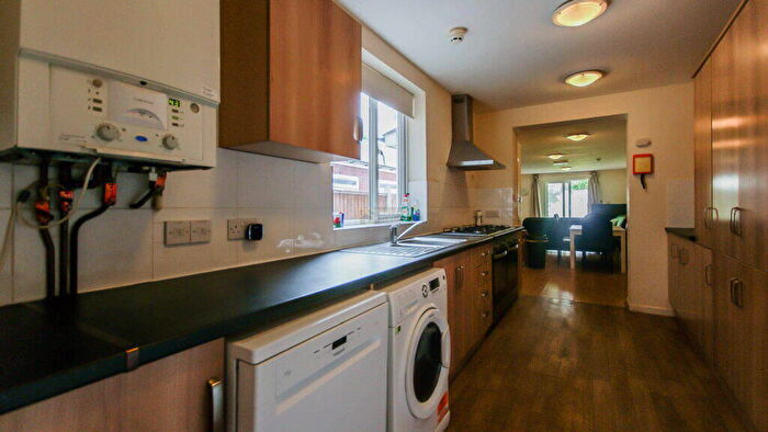 9 Bedroom Terraced House To Rent In Harrow Road, Selly Oak, Birmingham, B29