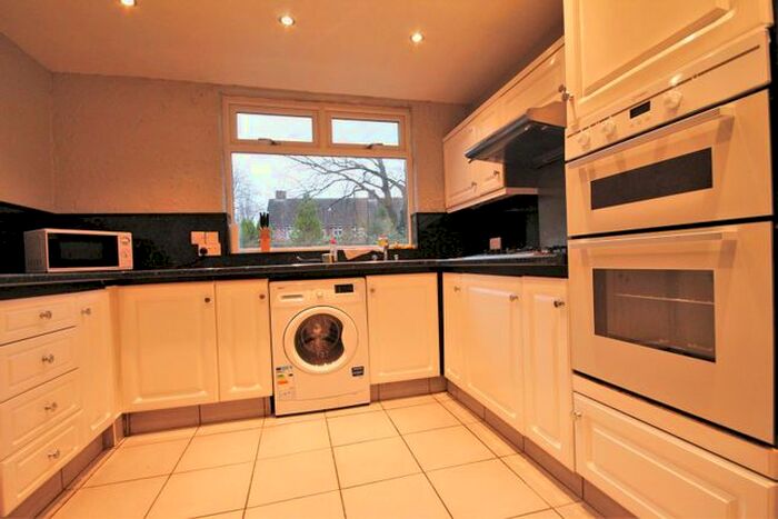 2 Bedroom Flat To Rent In Beadnell Place, Shieldfield, NE2