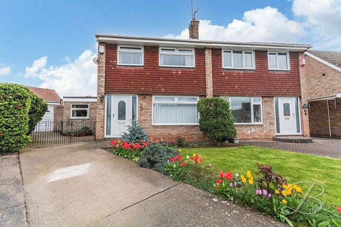 3 Bedroom Semi Detached House For Sale In Lovell Close, Nottingham, NG6