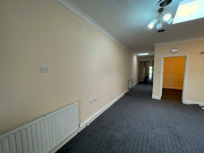 1 Bedroom Flat To Rent In Woodlands Road, Ilford, Essex, IG1